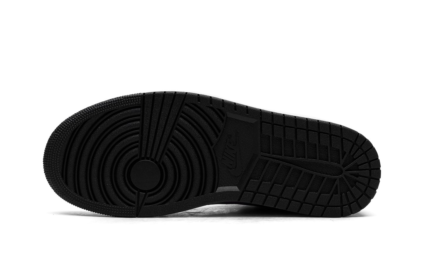 Air Jordan 1 Hi Flyease "Wild Berry"