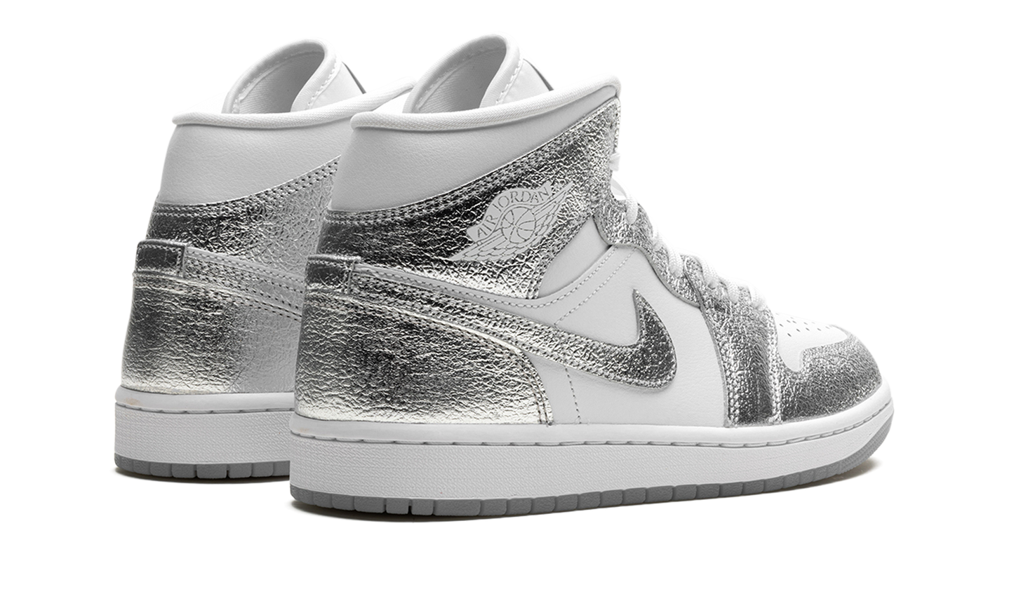 Air Jordan 1 Mid SE WMNS "Metallic Silver"