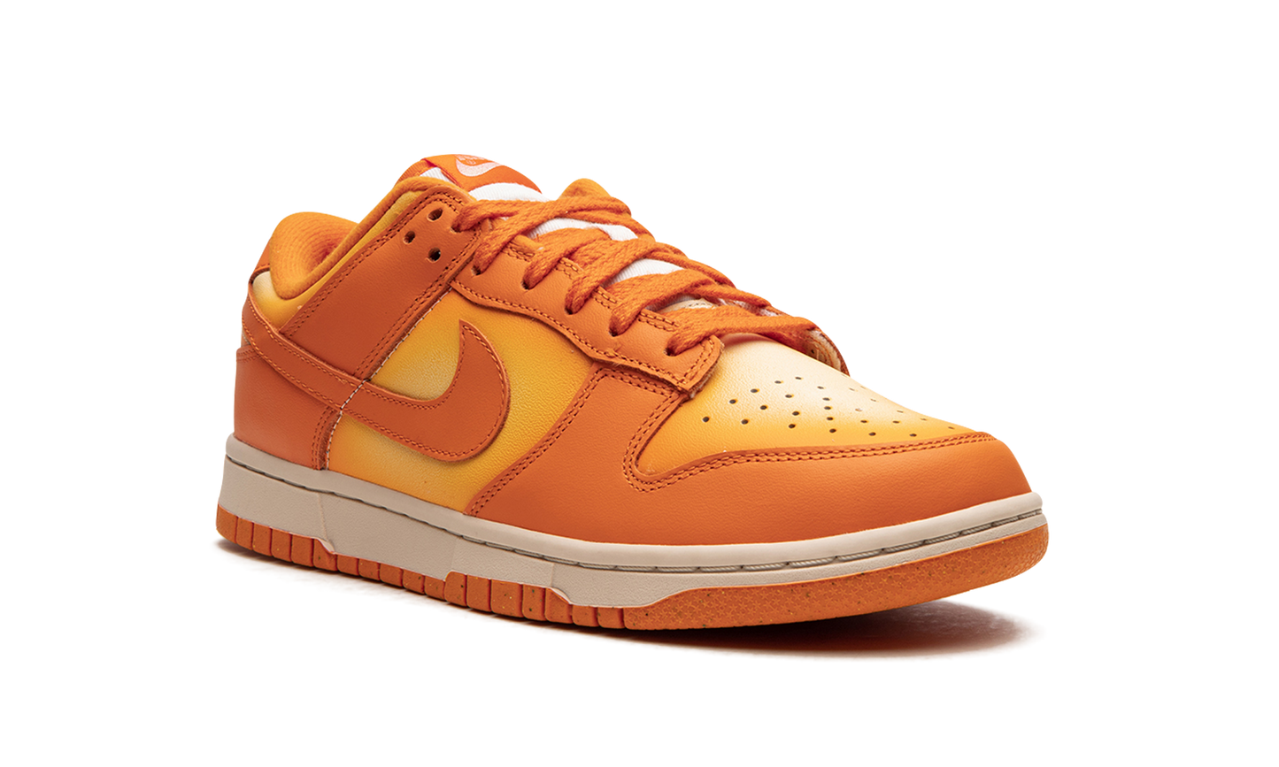 DUNK LO MNS WMNS "Magma Orange"