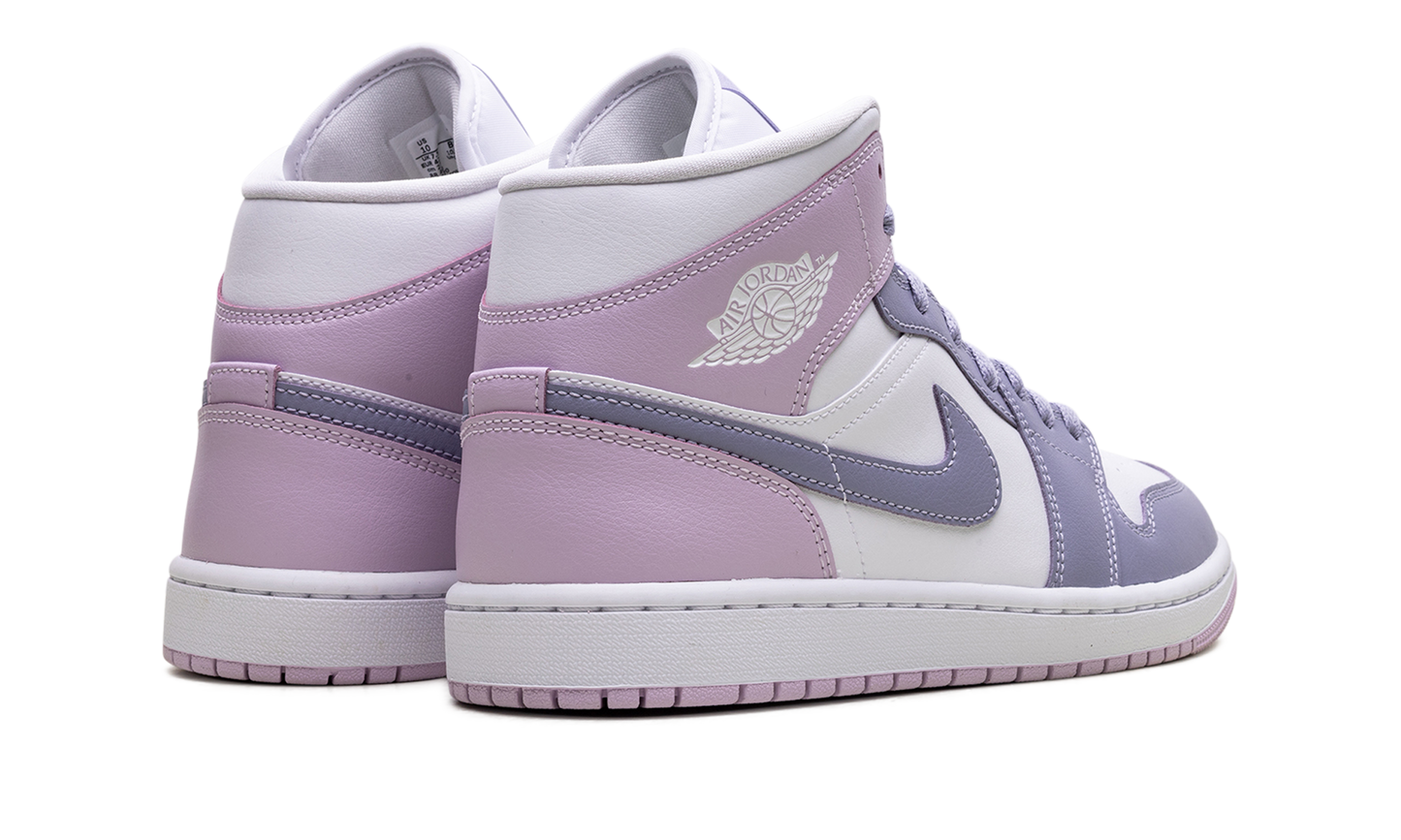 Jordan 1 Mid WMNS "Indigo Haze Doll White"