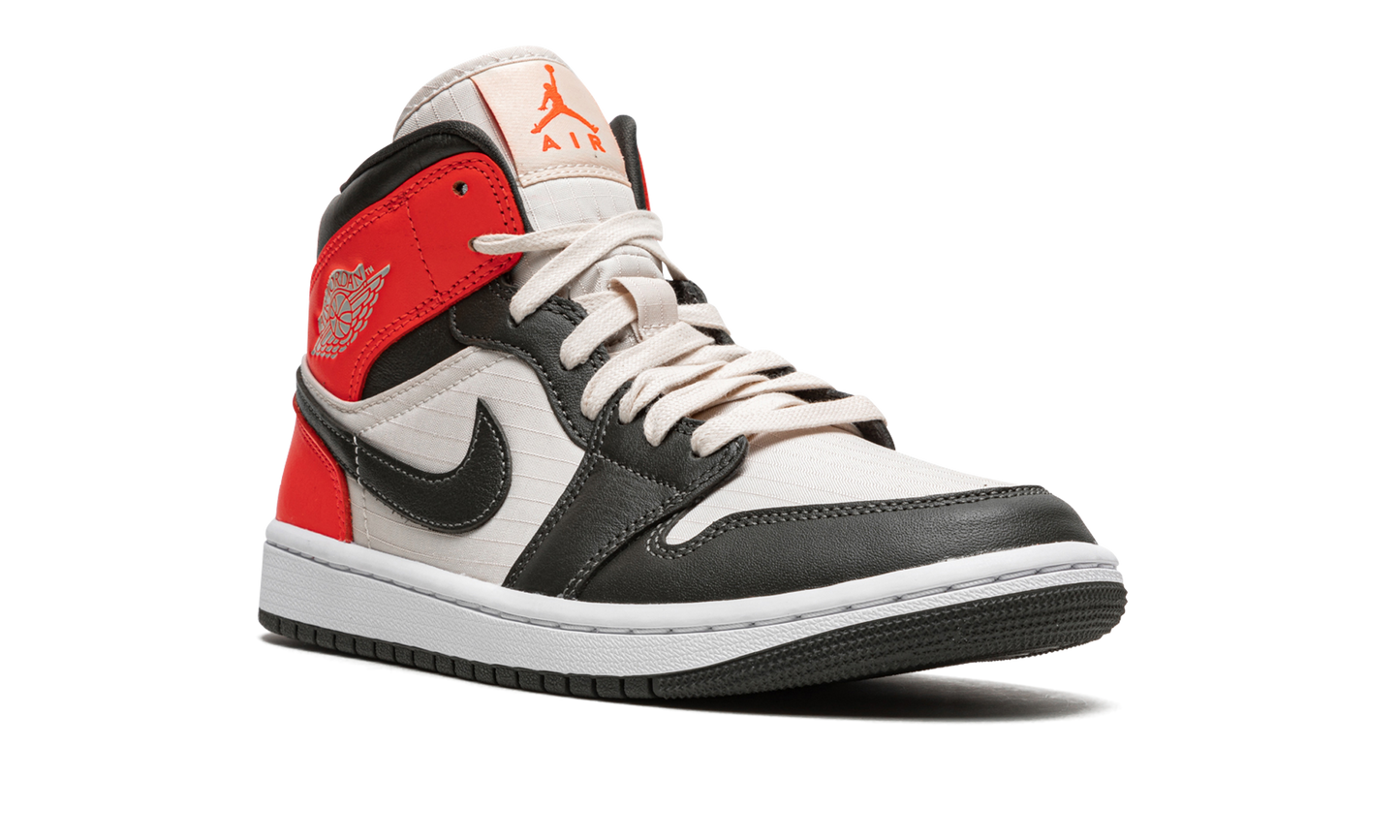 AIR JORDAN 1 MID SE WMNS "Newsprint"