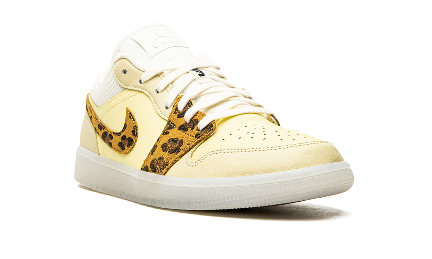 AIR JORDAN 1 LO WMNS "SNKRS Day"