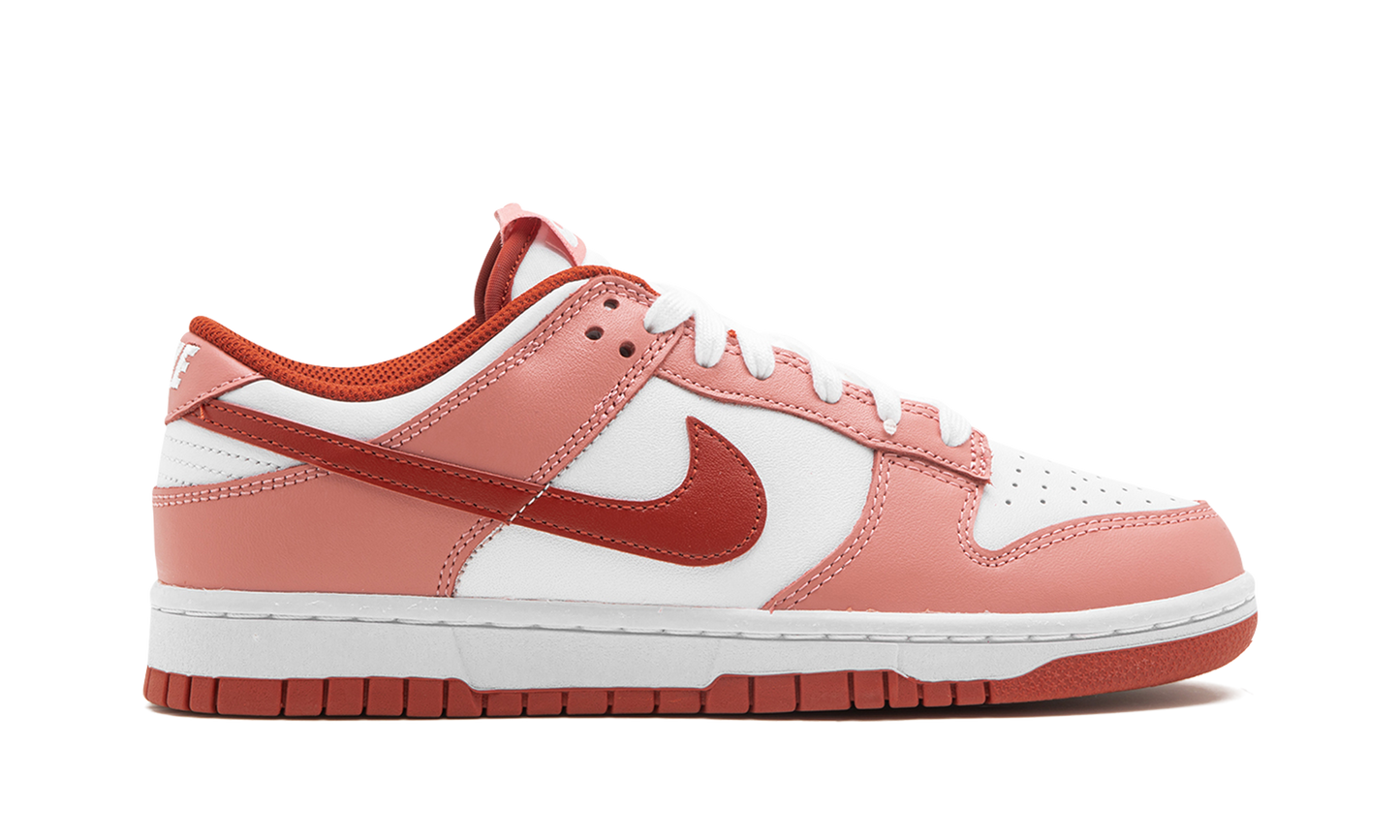 DUNK LOW WMNS "Red Stardust"