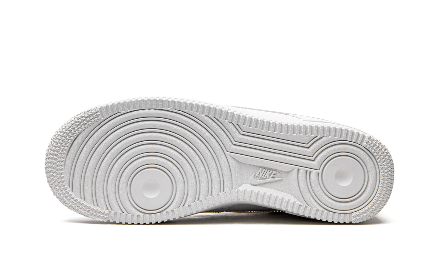 AIR FORCE 1 '07 LX WMNS "Dragon Fruit"