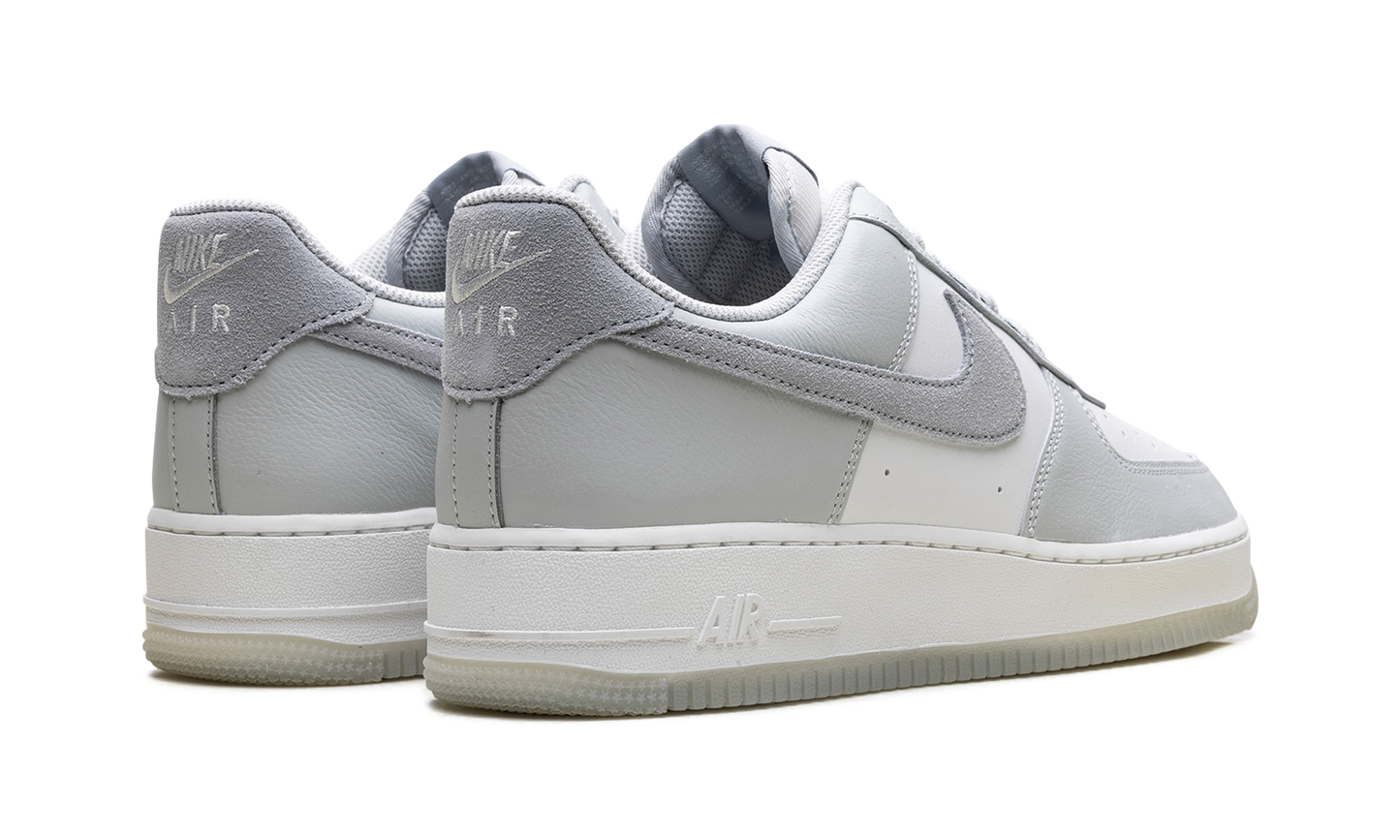 Air Force 1 '07 LV8 "Grey"