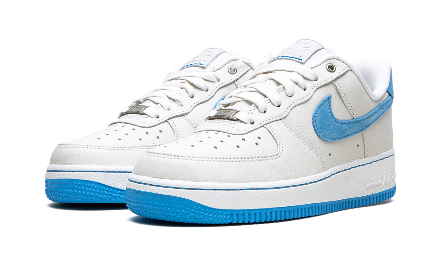 AIR FORCE 1 LO LXX MNS WMNS "University Blue"