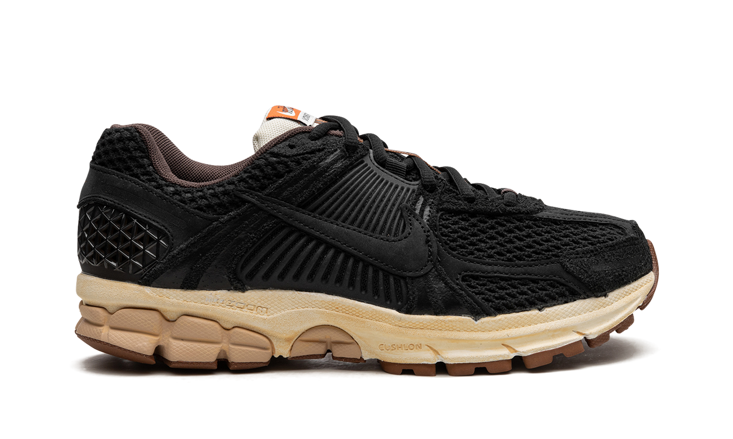 VOMERO 5 WMNS "Black / Sesame"
