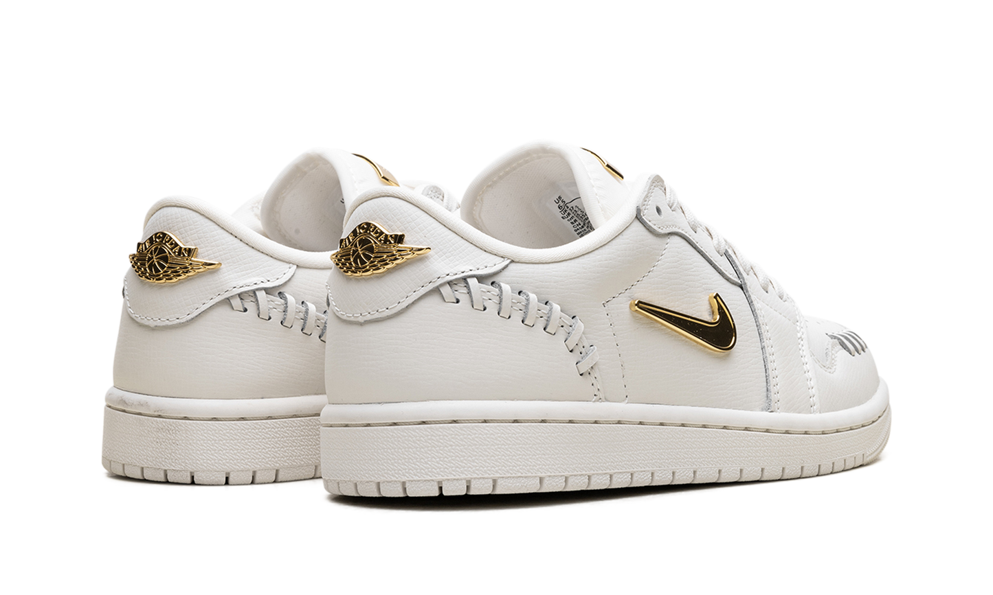 Jordan 1 Low WMNS "Method of Make Sail Metallic Gold"