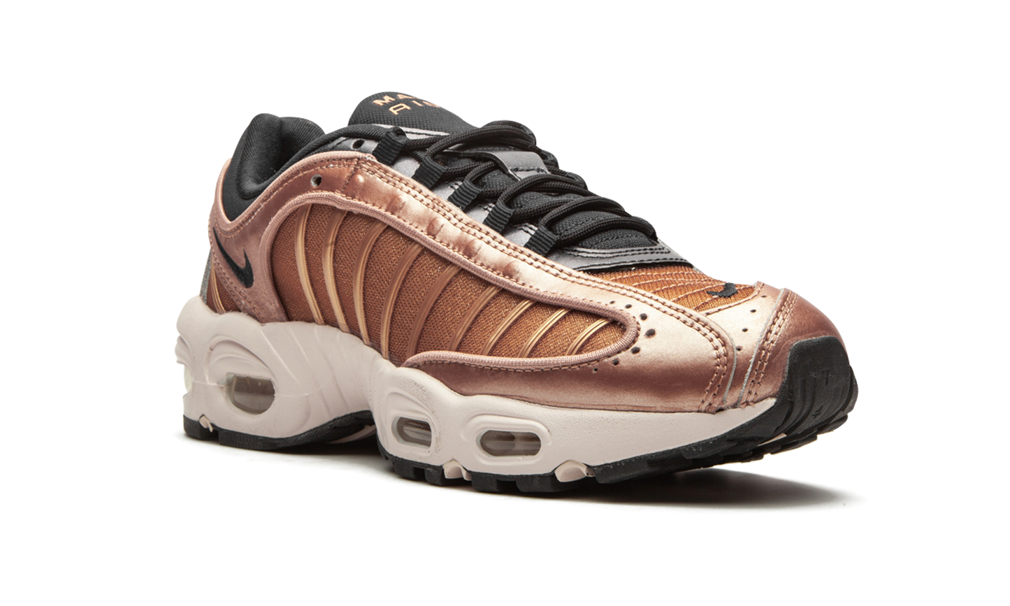 AIR MAX TAILIND 4 WMNS "Metallic Red Bronze"