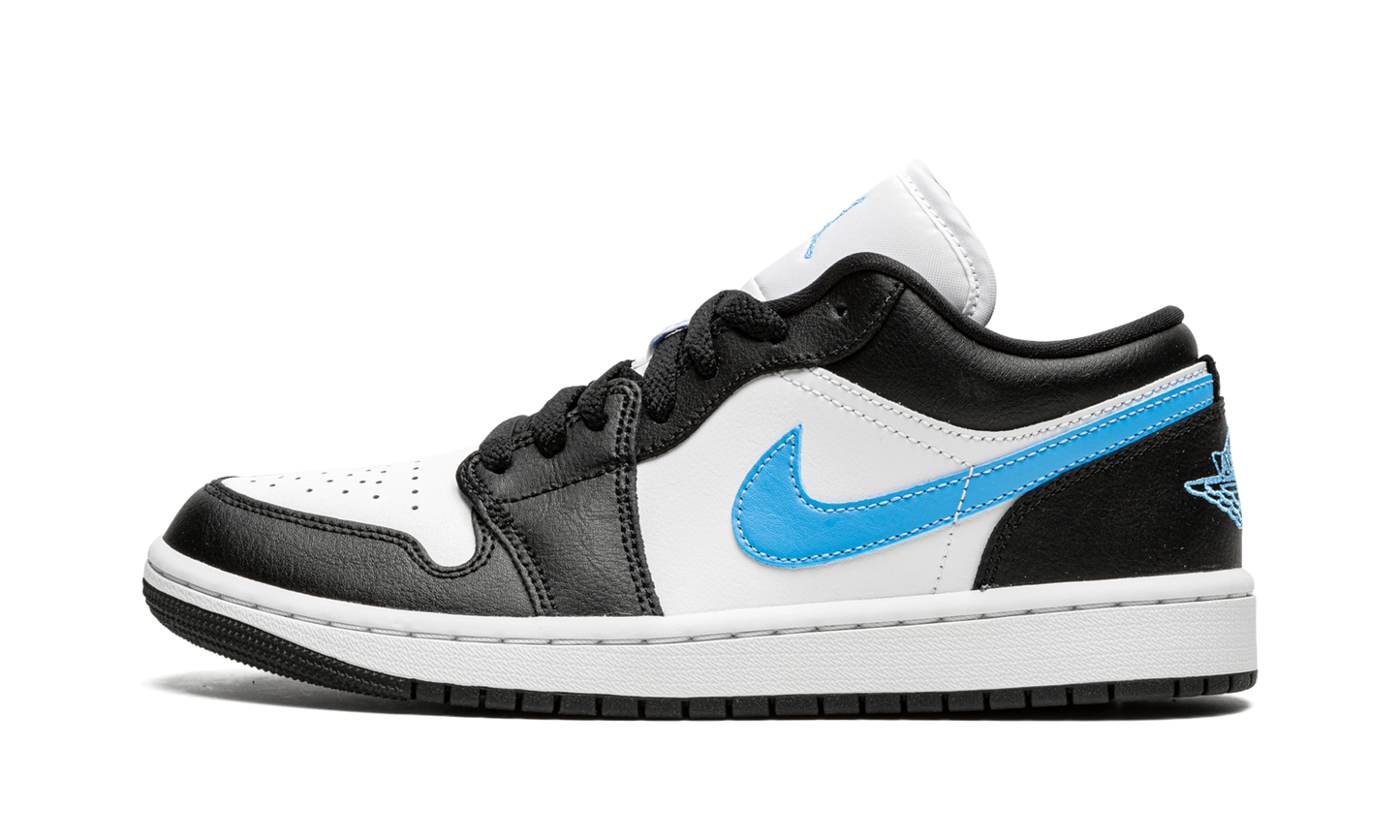 AIR JORDAN 1 LOW WMNS "Black / University Blue"