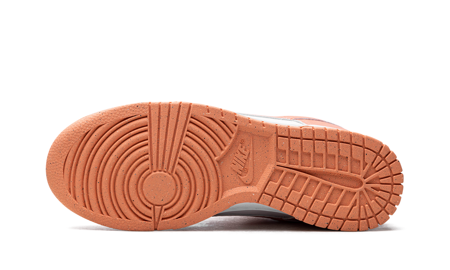 Dunk Low WMNS "Light Wild Mango"