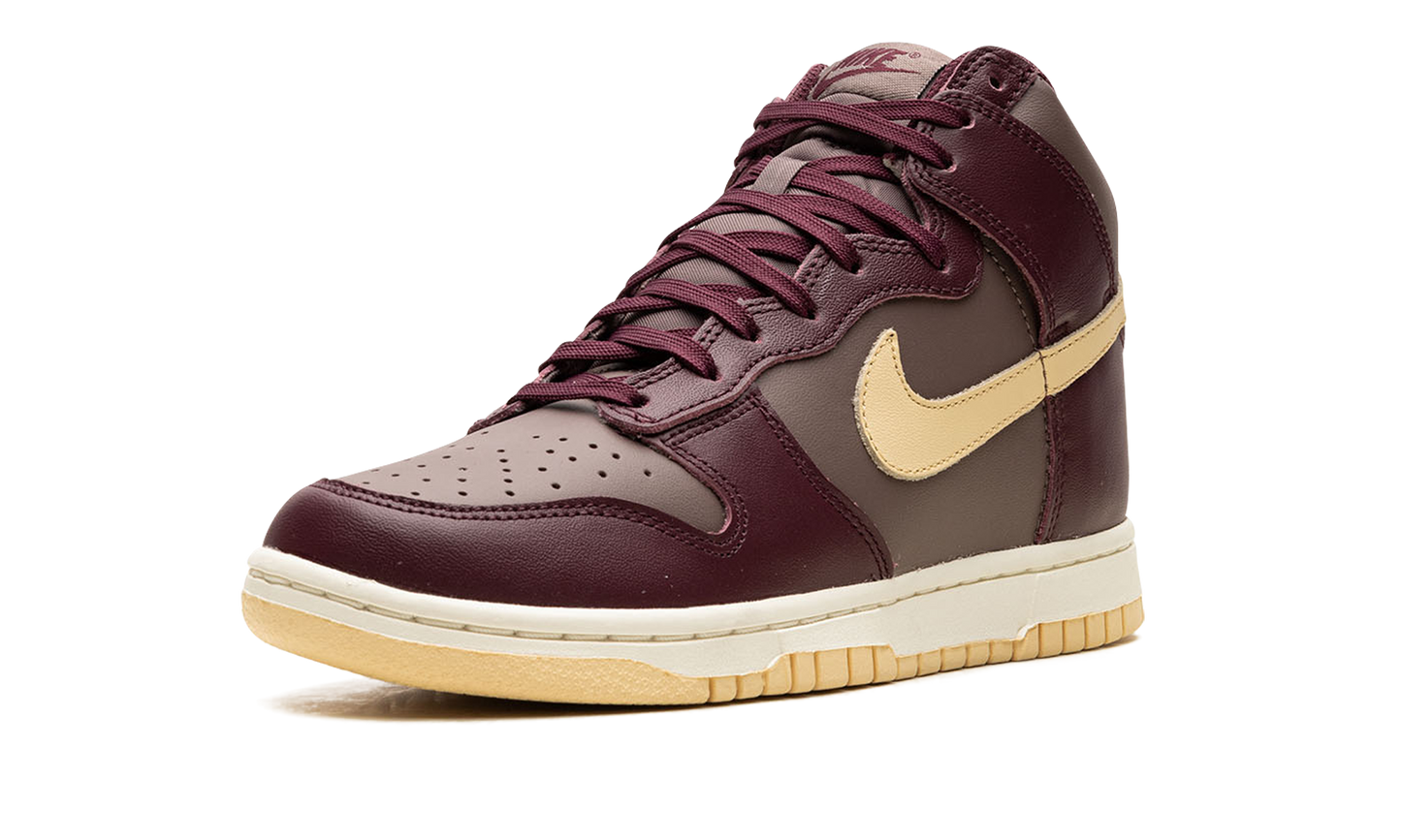 DUNK HIGH WMNS "Plum Eclipse"
