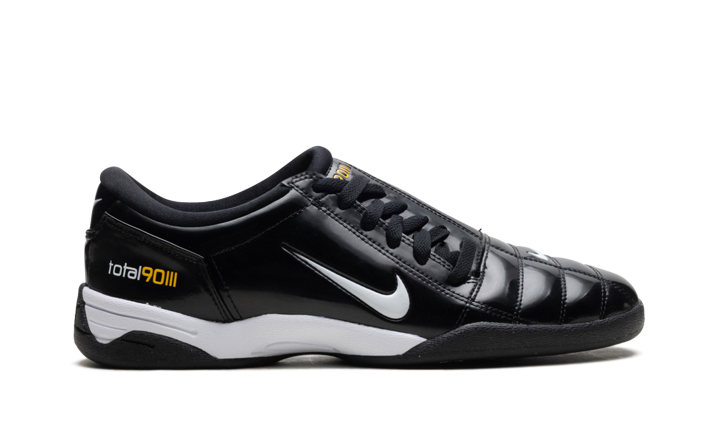 Total 90 III "Black Patent"