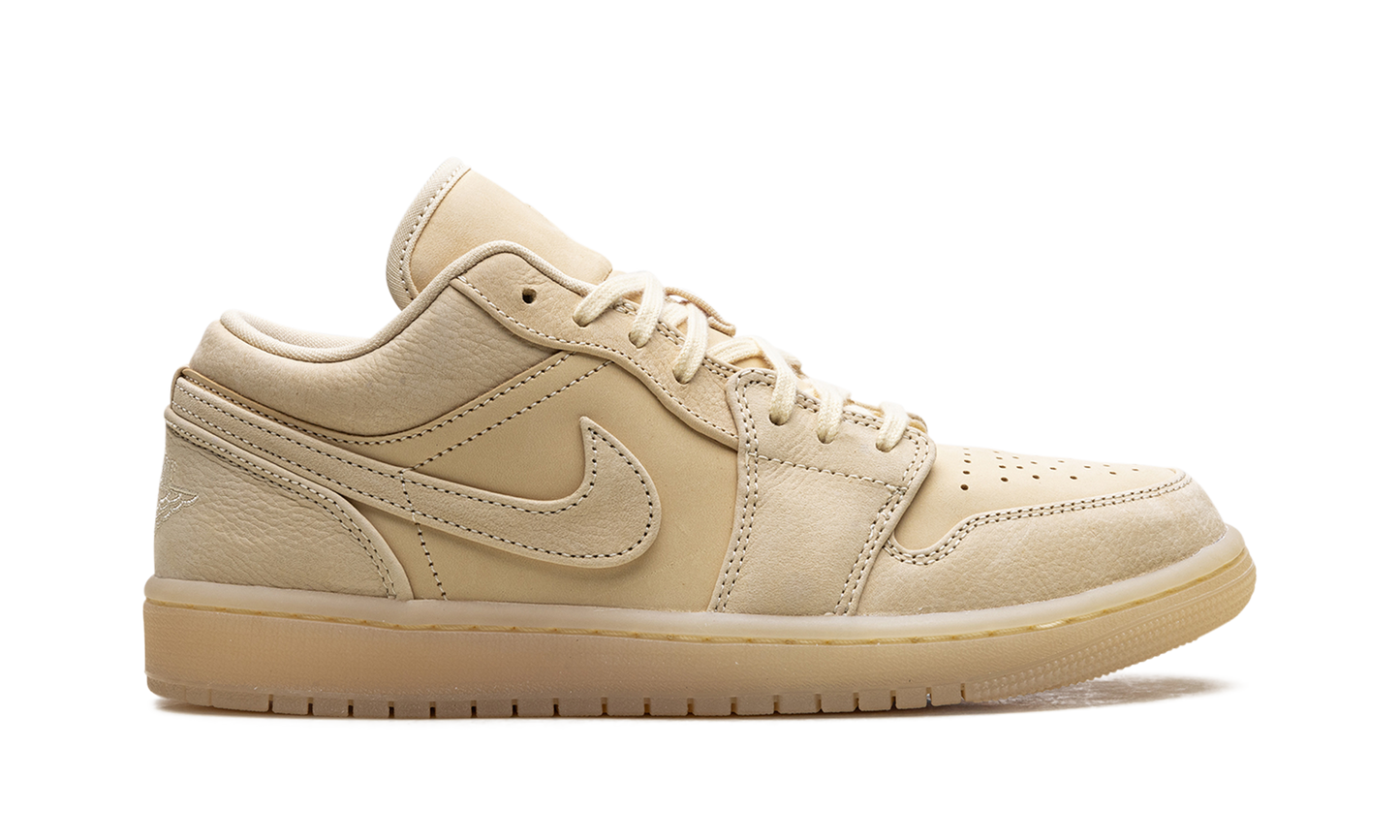 Air Jordan 1 Low SE WMNS "Sand"