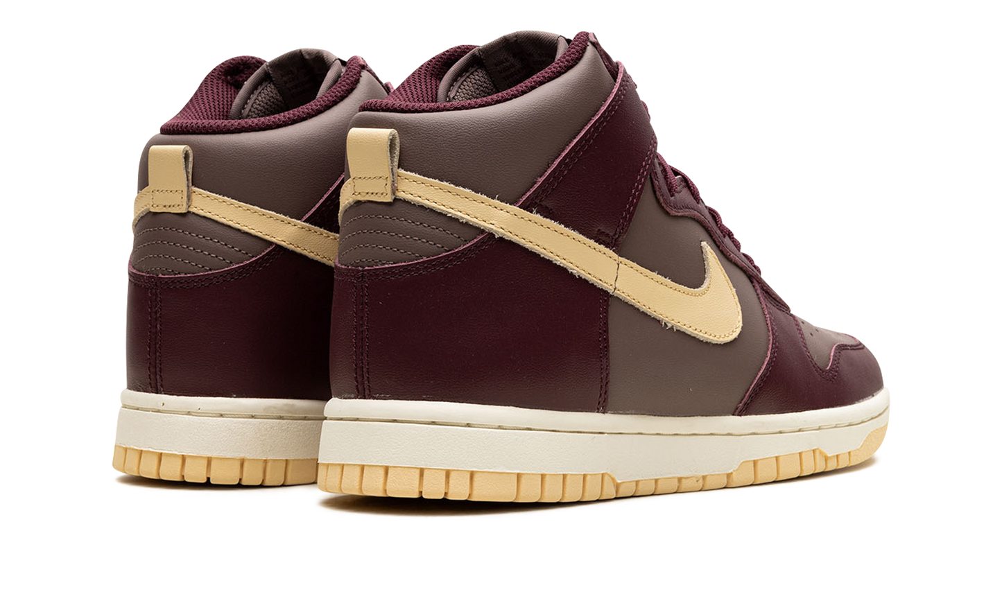 DUNK HIGH WMNS "Plum Eclipse"