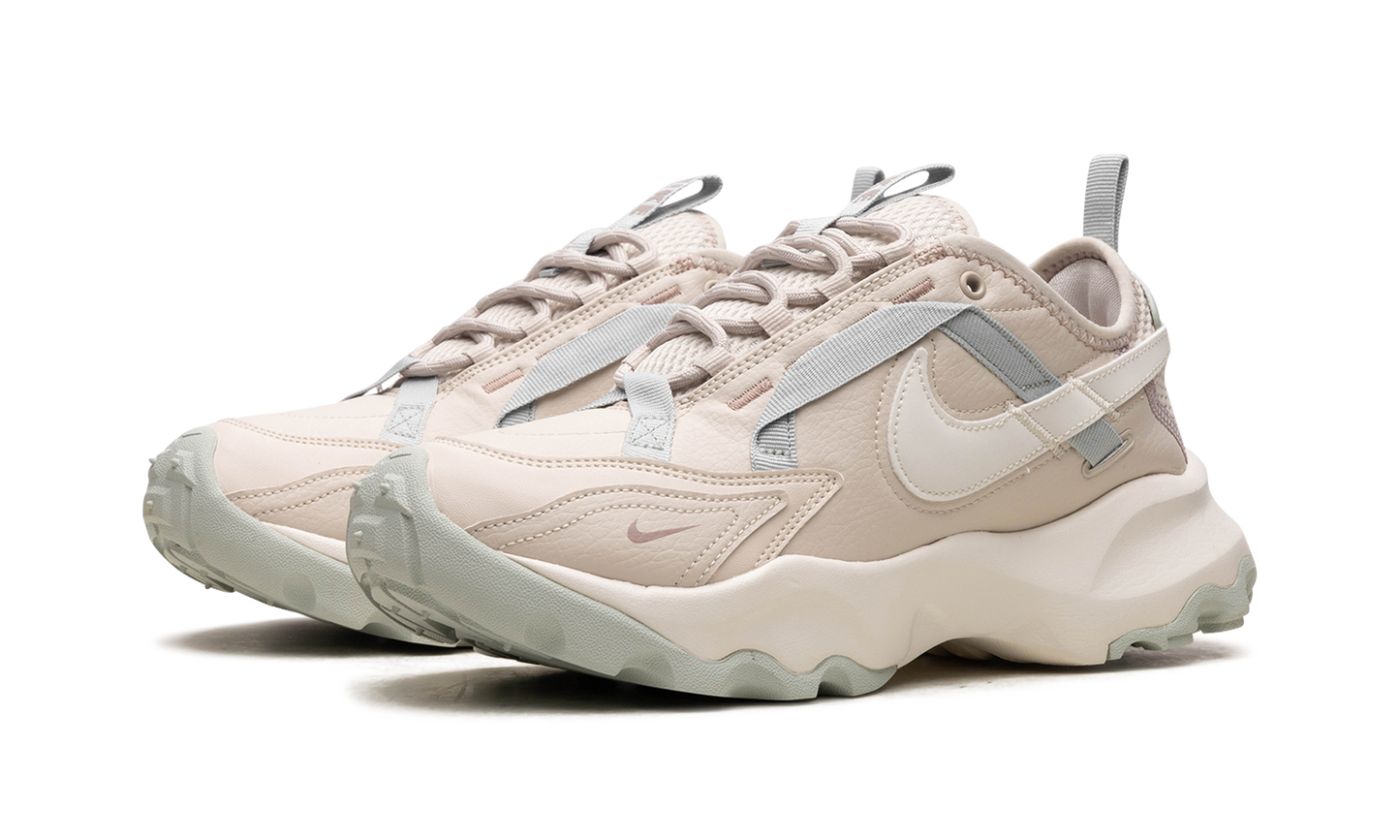 TC 7900 WMNS "Light Orewood Brown"