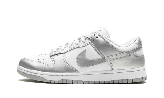 DUNK LOW WMNS "Metallic Silver"