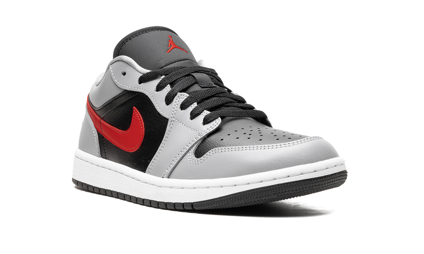 AIR JORDAN 1 WMNS "Cement Fire Red"