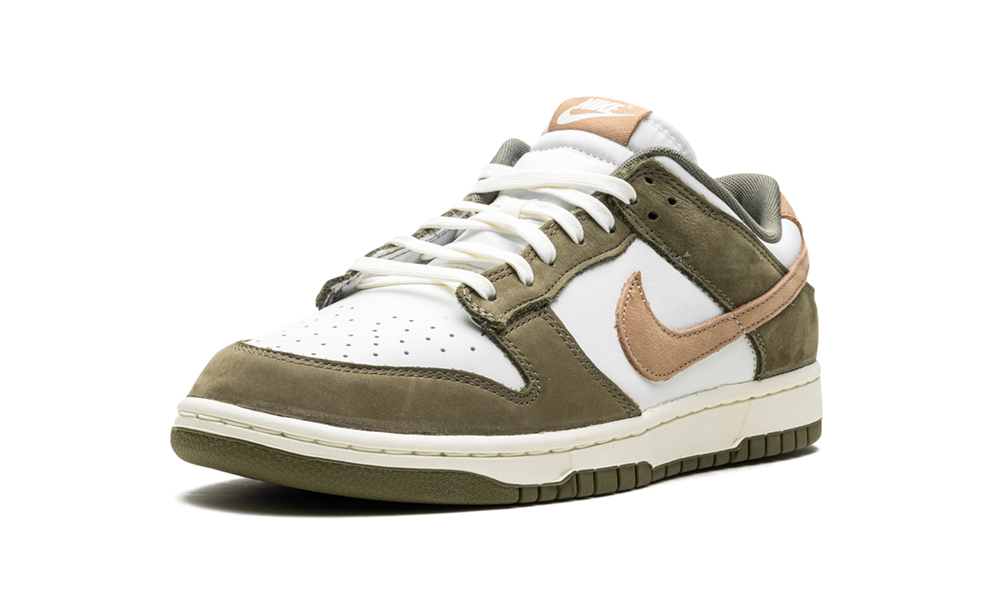 Dunk Low "Medium Olive"