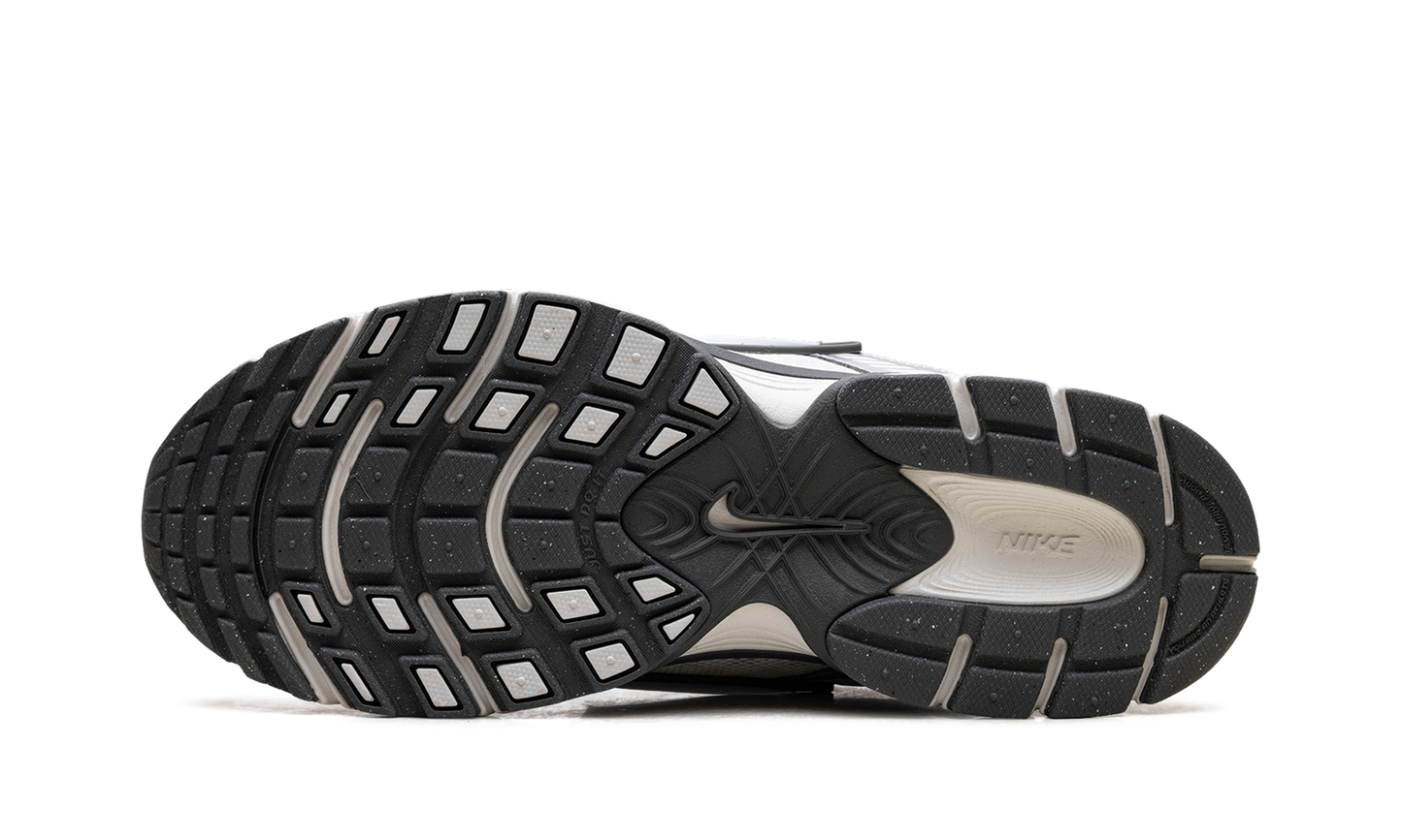 V5 RNR WMNS "Summit White Blue Tint Photon Dust Smoke Grey"