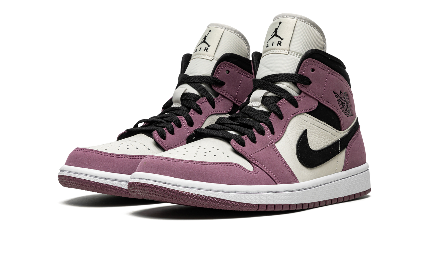 AIR JORDAN 1 MID SE WMNS "Berry Pink"