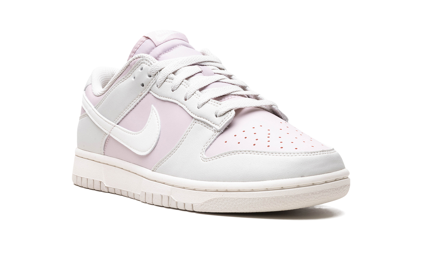 DUNK LOW WMNS "Platinum Violet"