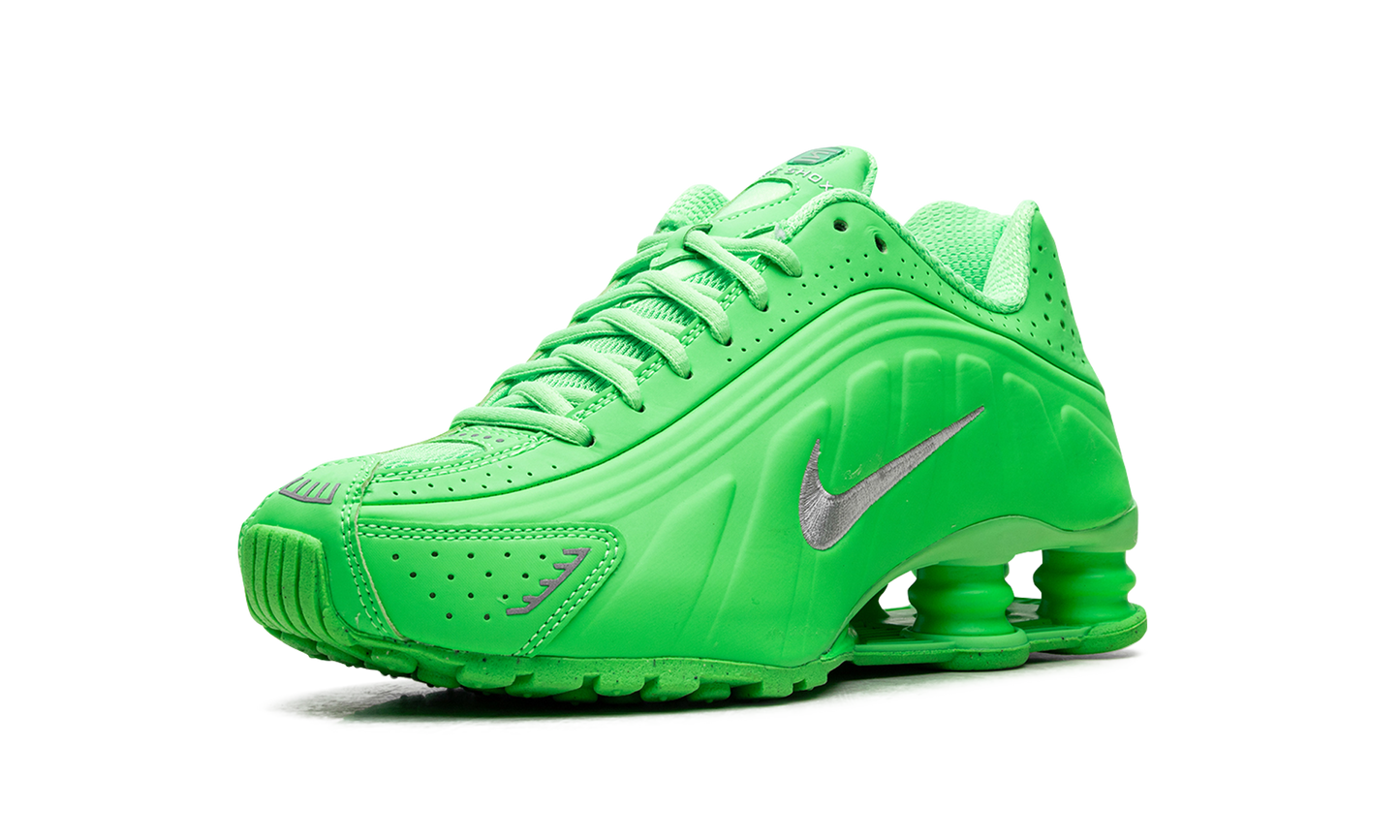 Shox R4 WMNS "Green Strike"