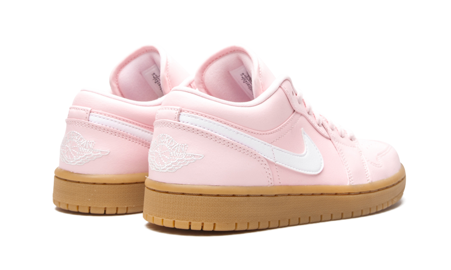 Air Jordan 1 Low WMNS "Arctic Pink Gum"