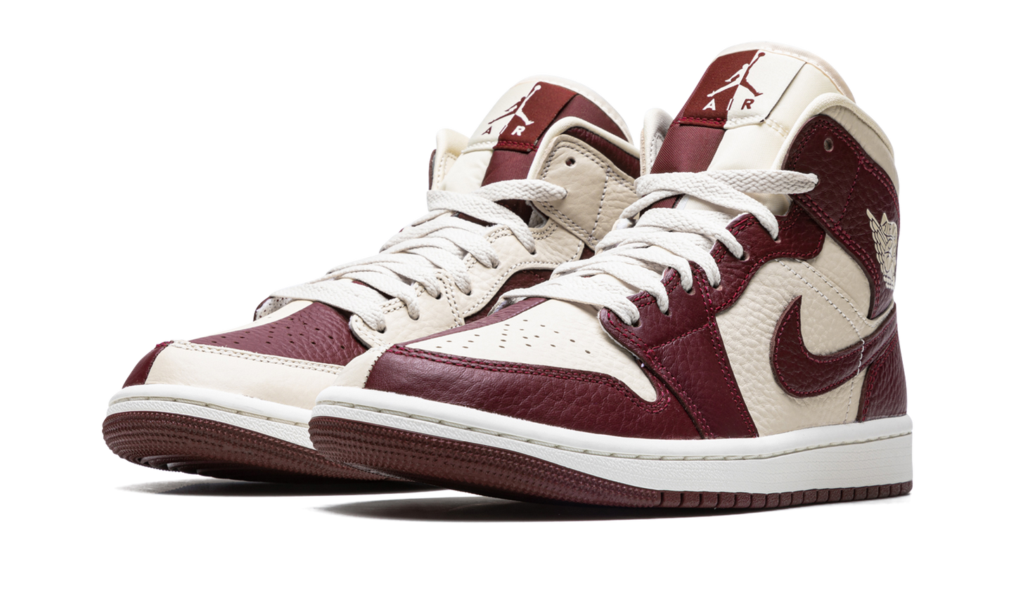 AIR JORDAN 1 WMNS "Split Cherrywood Red"