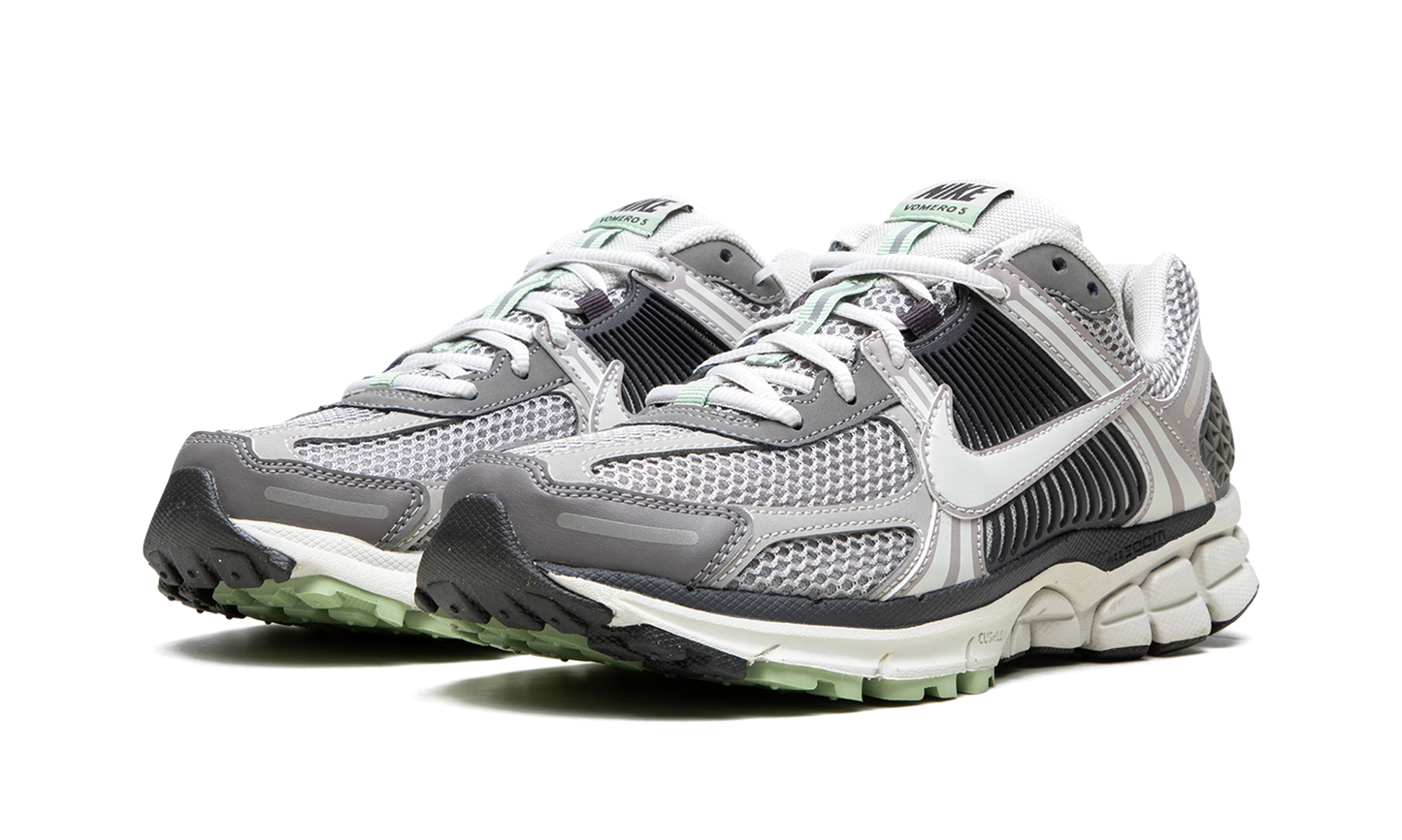 VOMERO 5 WMNS "Cobblestone"