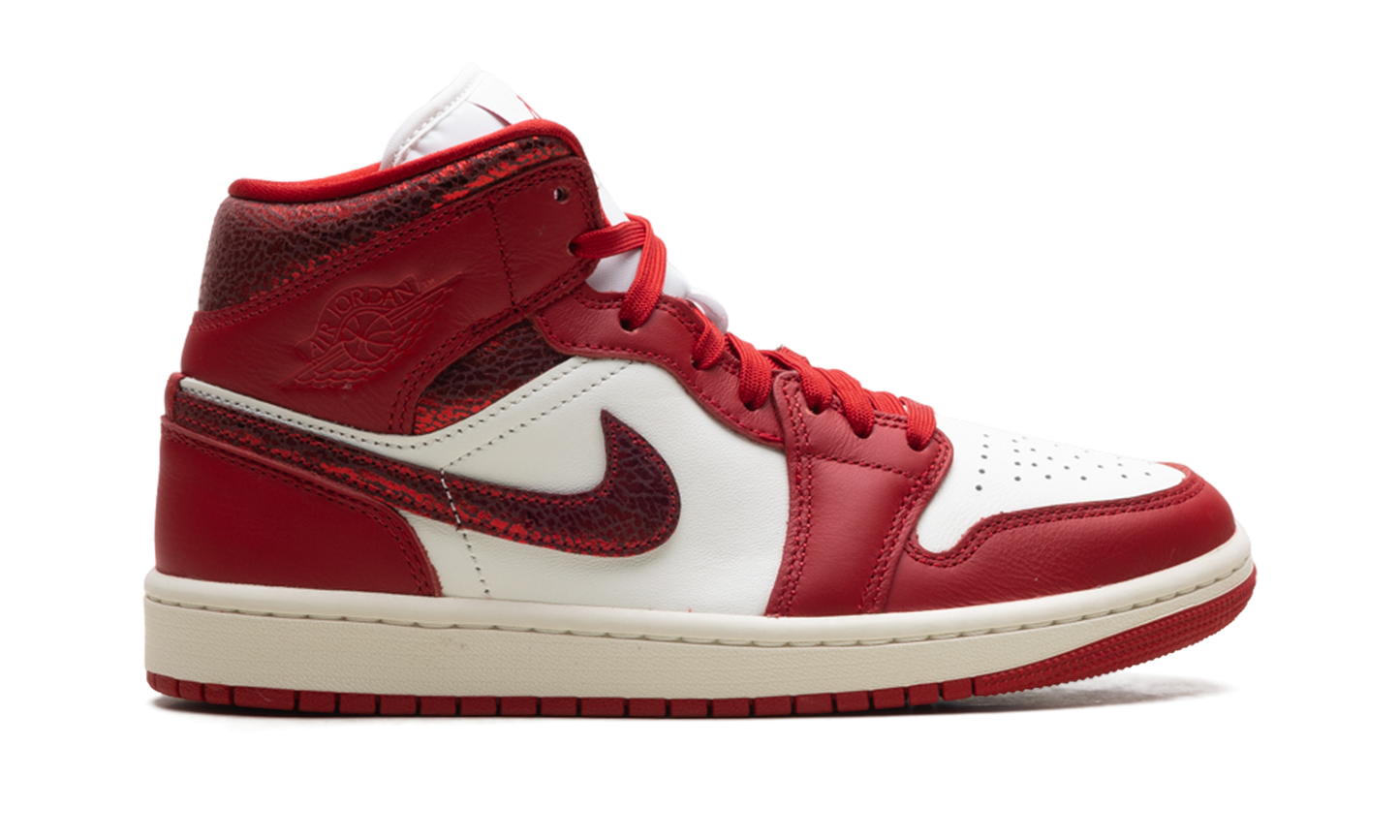 Air Jordan 1 Mid WMNS "Red Cracked Leather"