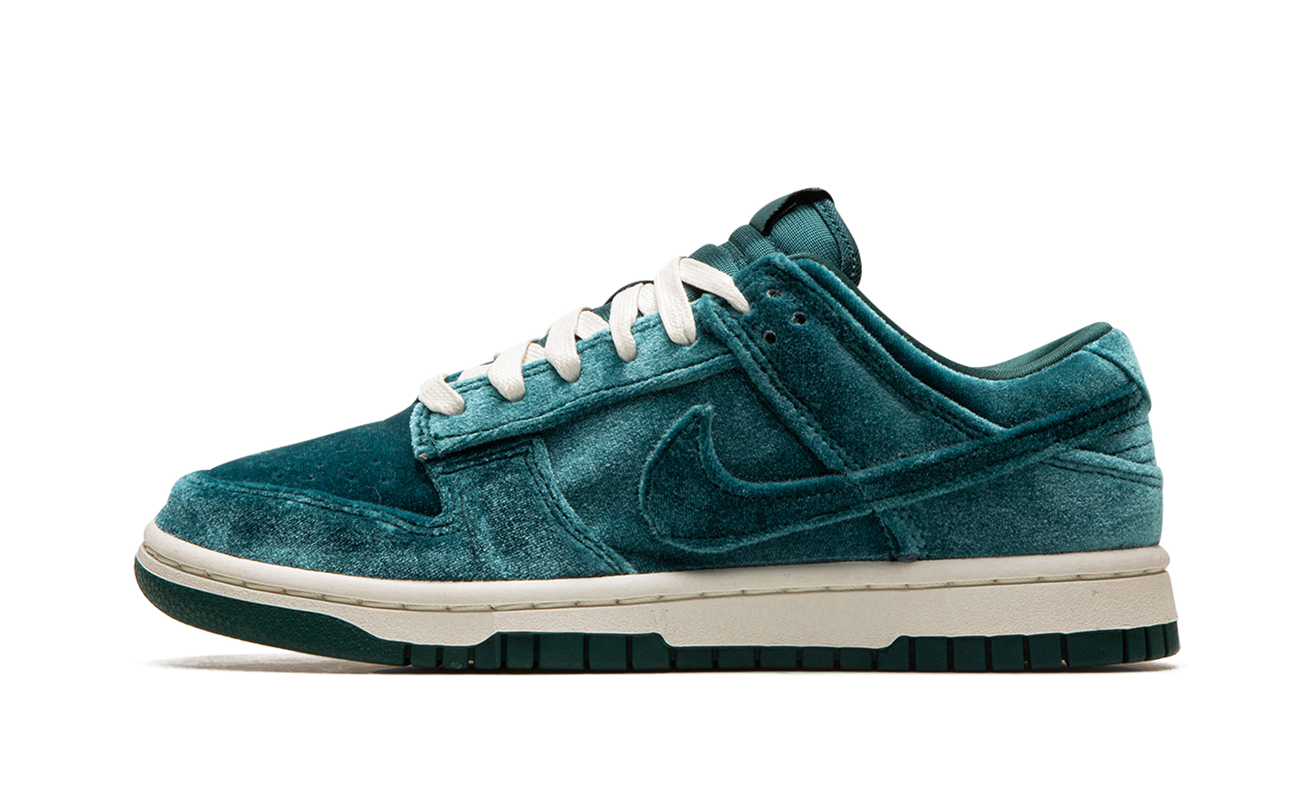 DUNK LO MNS WMNS "Green Velvet"