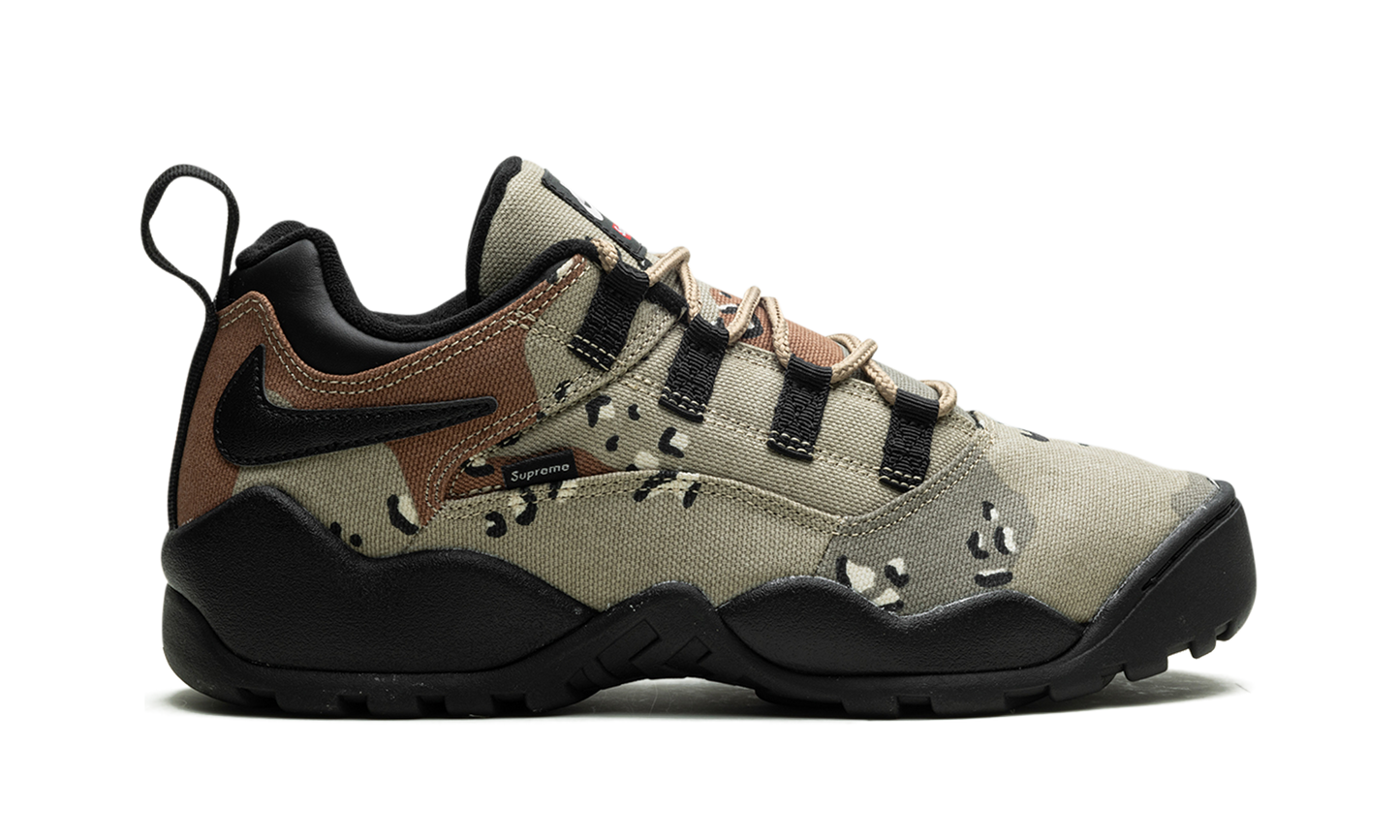 SB Darwin Low "Supreme - Khaki"