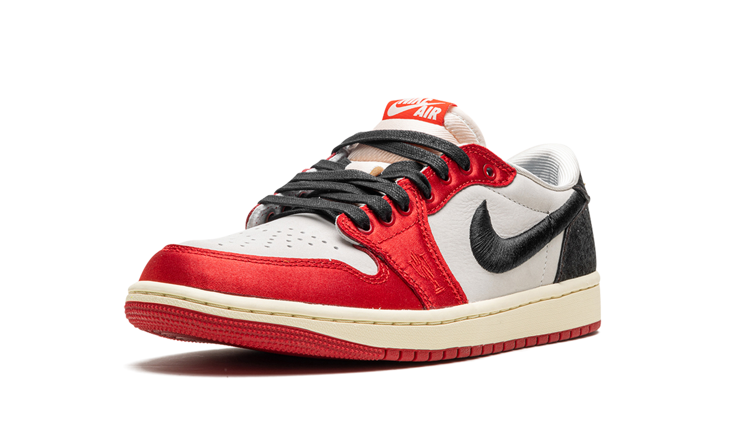 Air Jordan 1 "Trophy Room - Away"