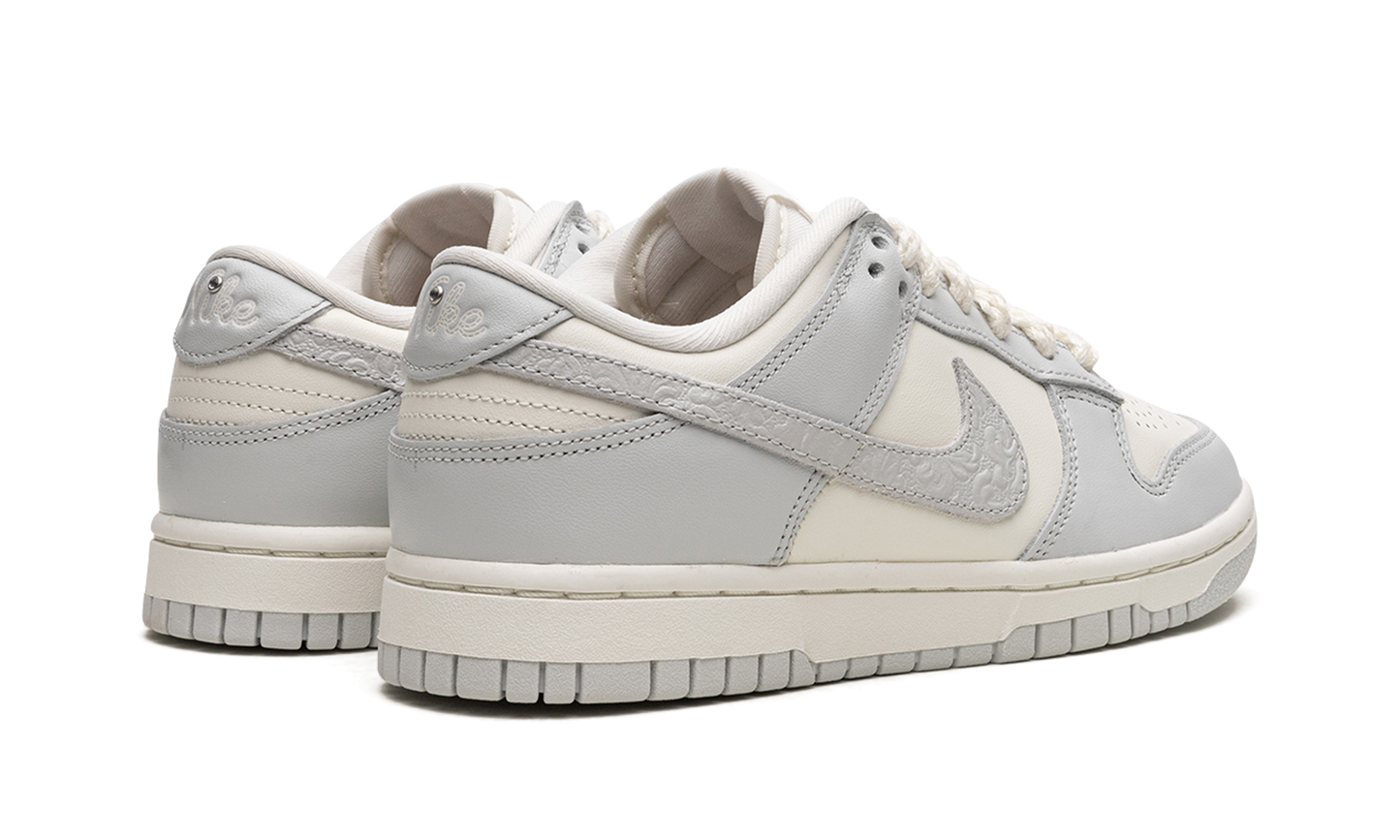 DUNK LOW WMNS "Needlework"