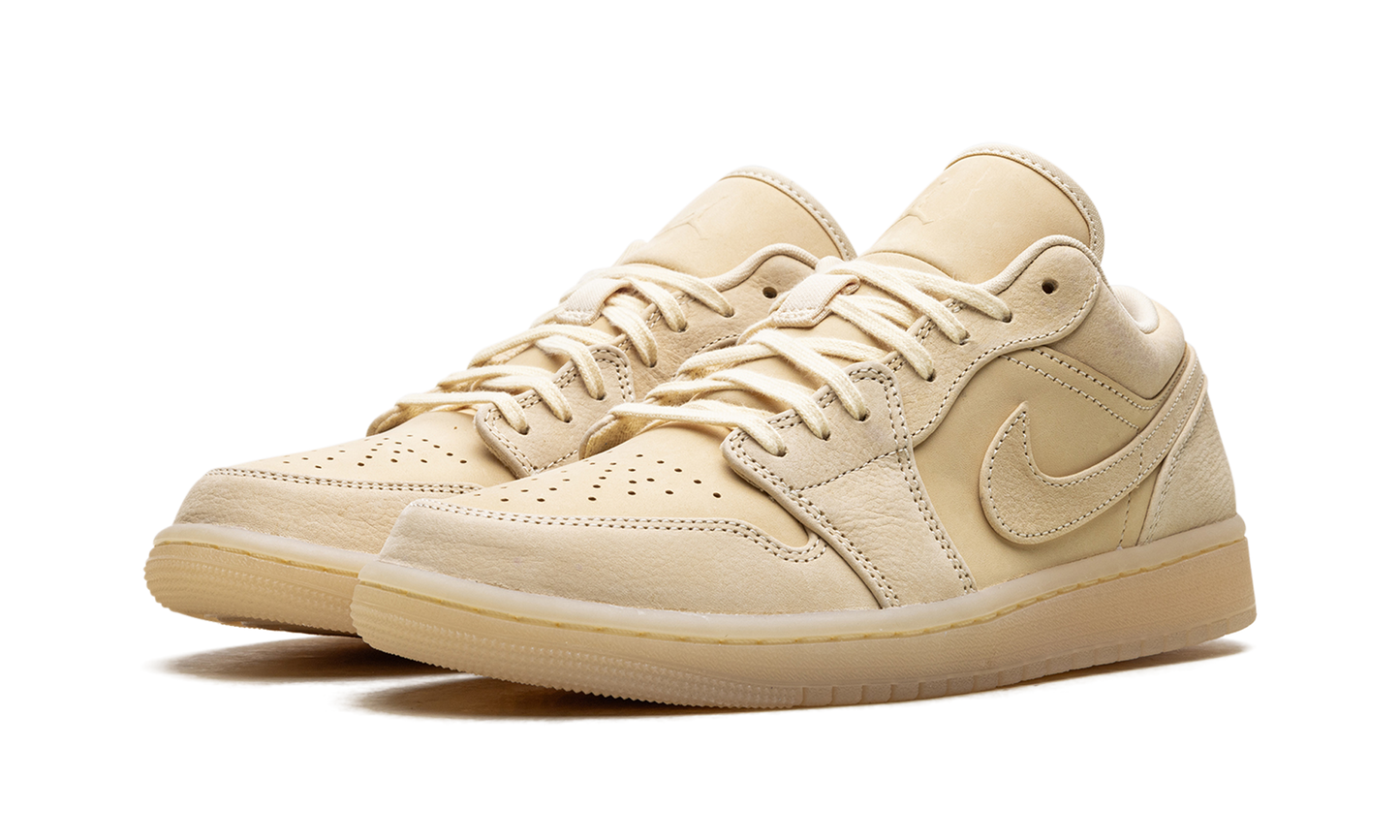 Air Jordan 1 Low SE WMNS "Sand"