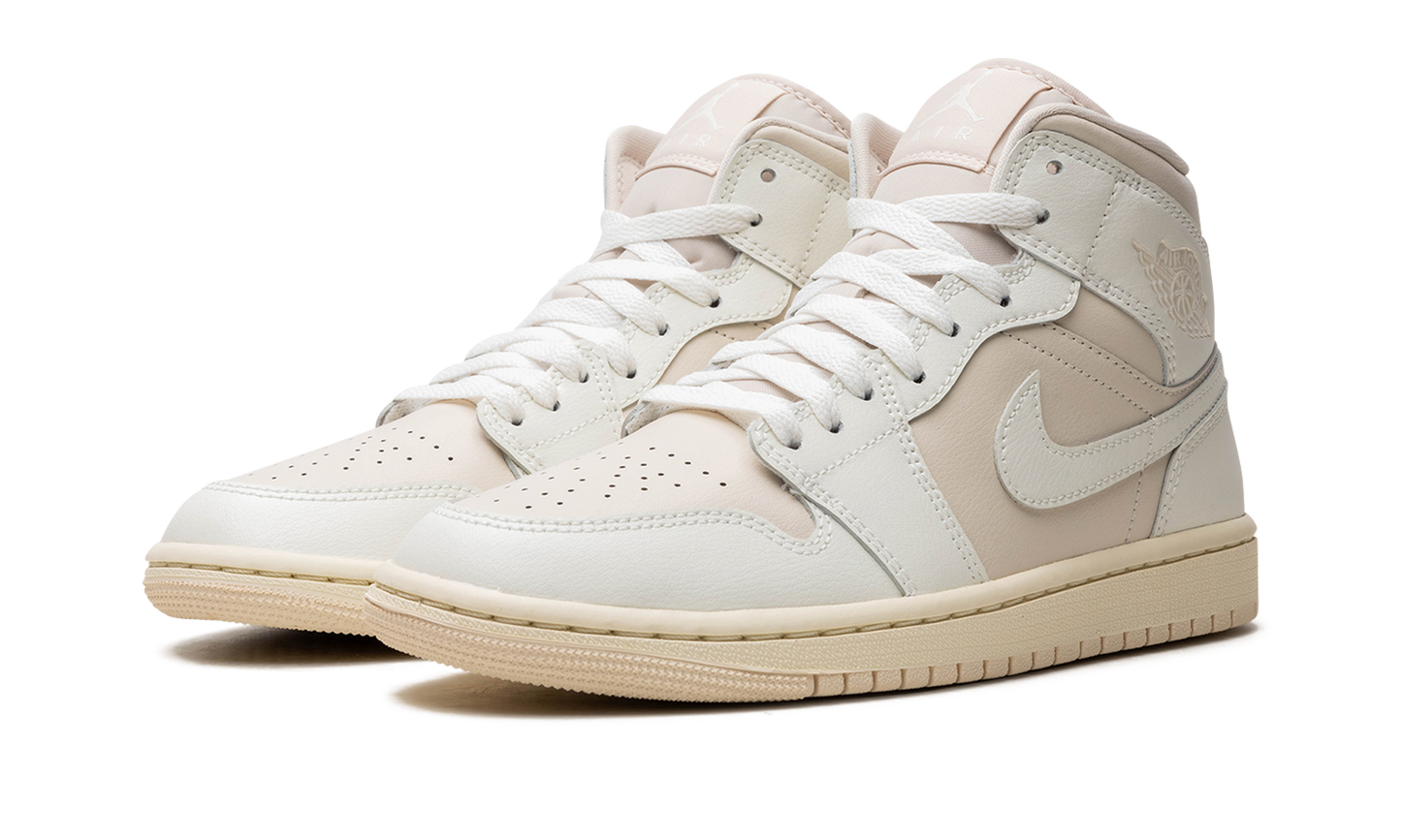 Air Jordan 1 WMNS "White / Light Tan"
