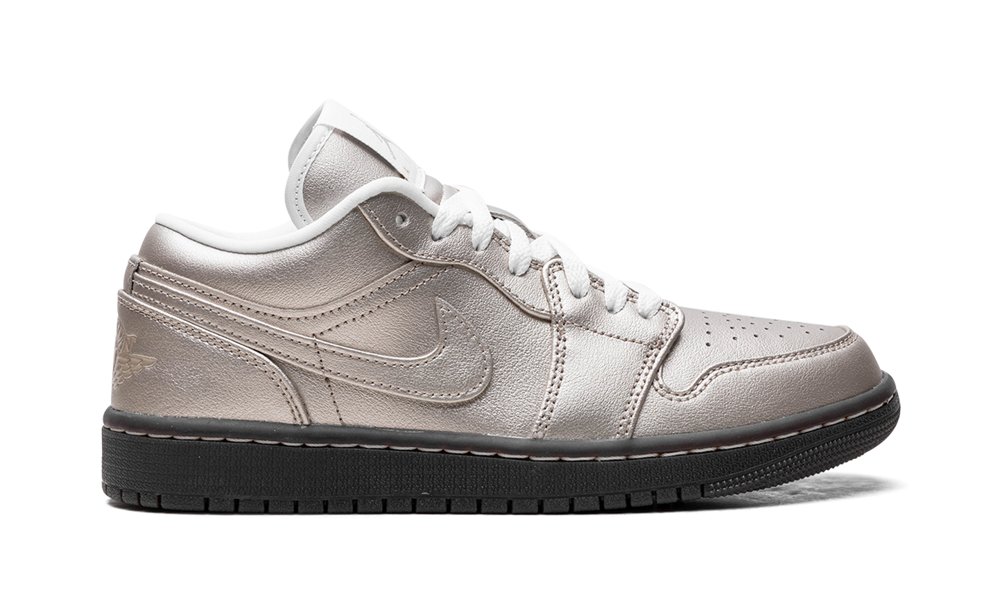 Air Jordan 1 Low SE WMNS "Metallic Zinc"