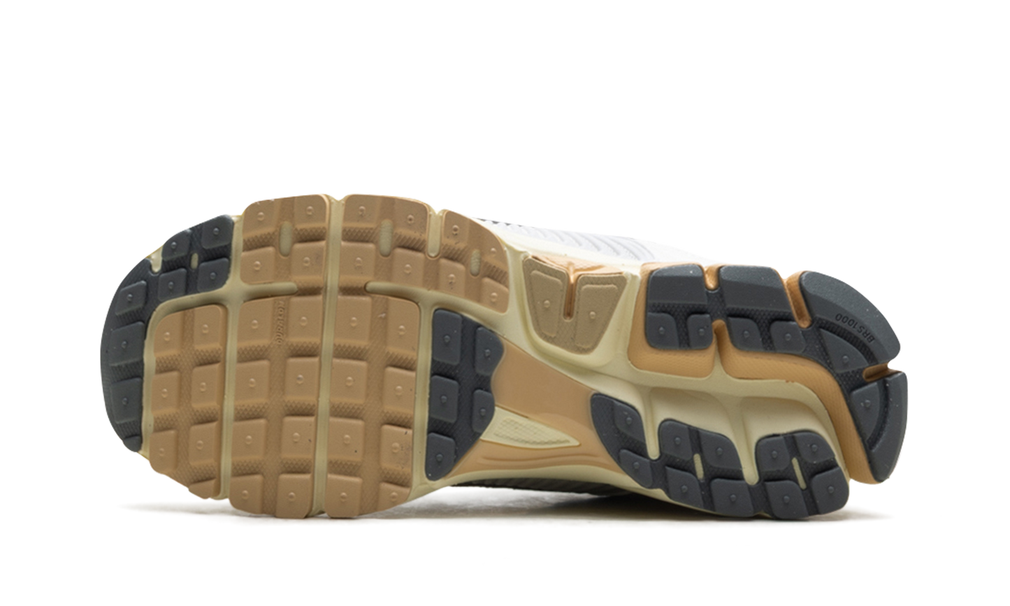 Zoom Vomero 5 WMNS "Summit White Pure Platinum"