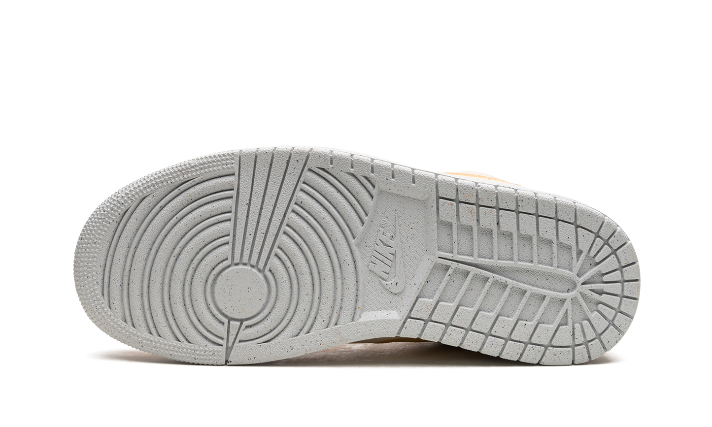 AIR JORDAN 1 LO SE WMNS "Celestial Gold"