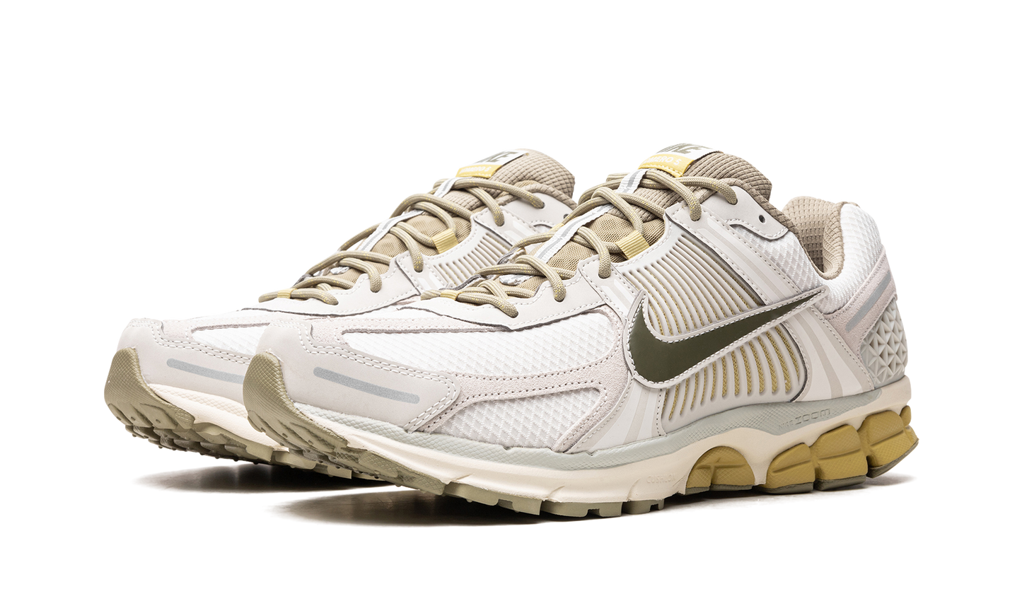 Zoom Vomero 5 "Light Bone/Medium Olive"
