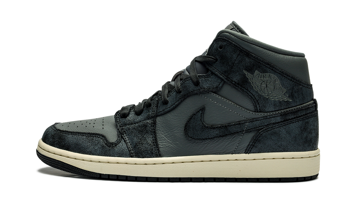 AIR JORDAN 1 MID WMNS "DISTRESSED SMOKE GREY"