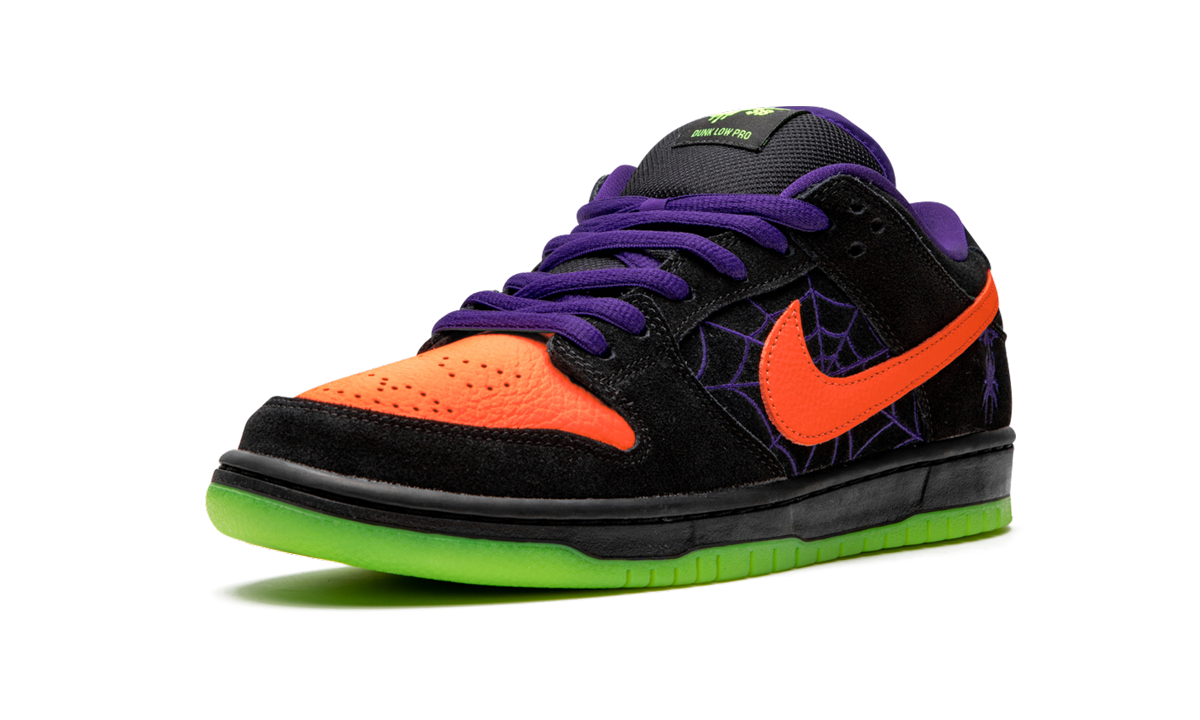 SB Dunk Low "Night of Mischief"