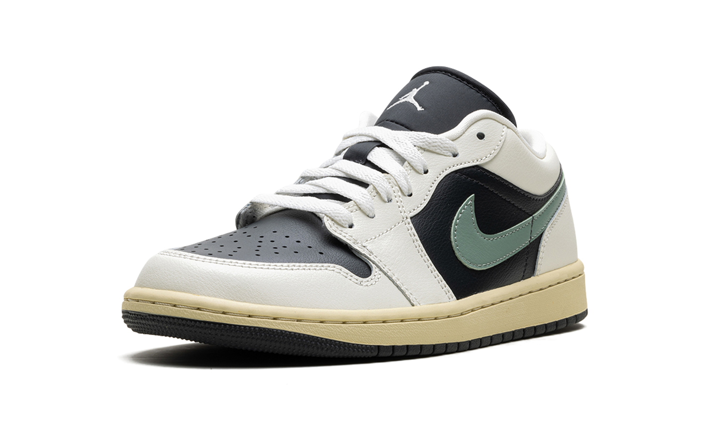 Air Jordan 1 Low WMNS "Jade Smoke"