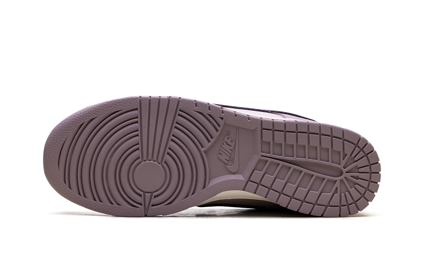 Dunk Low SE "Light Violet Ore"