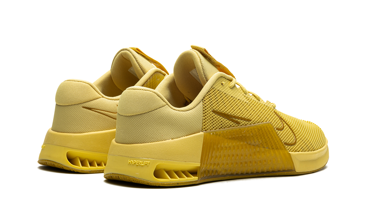 Metcon 9 "Saturn Gold"