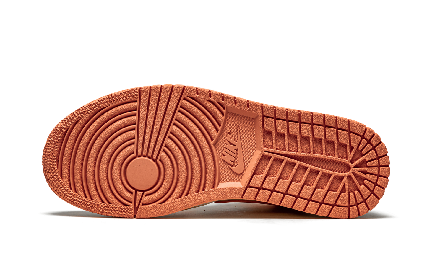 AIR JORDAN 1 MID WMNS "Apricot"