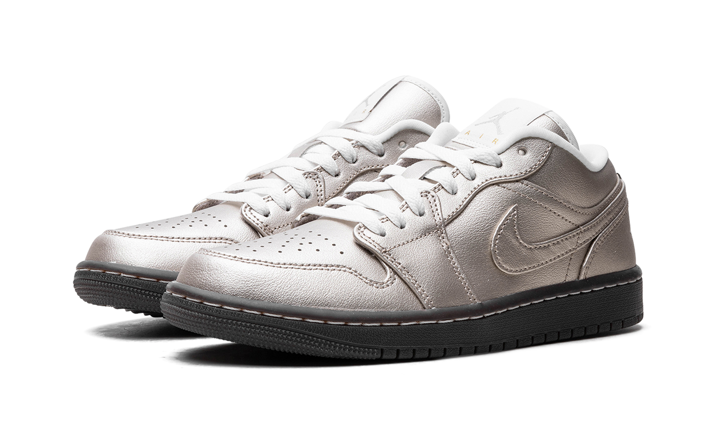 Air Jordan 1 Low SE WMNS "Metallic Zinc"