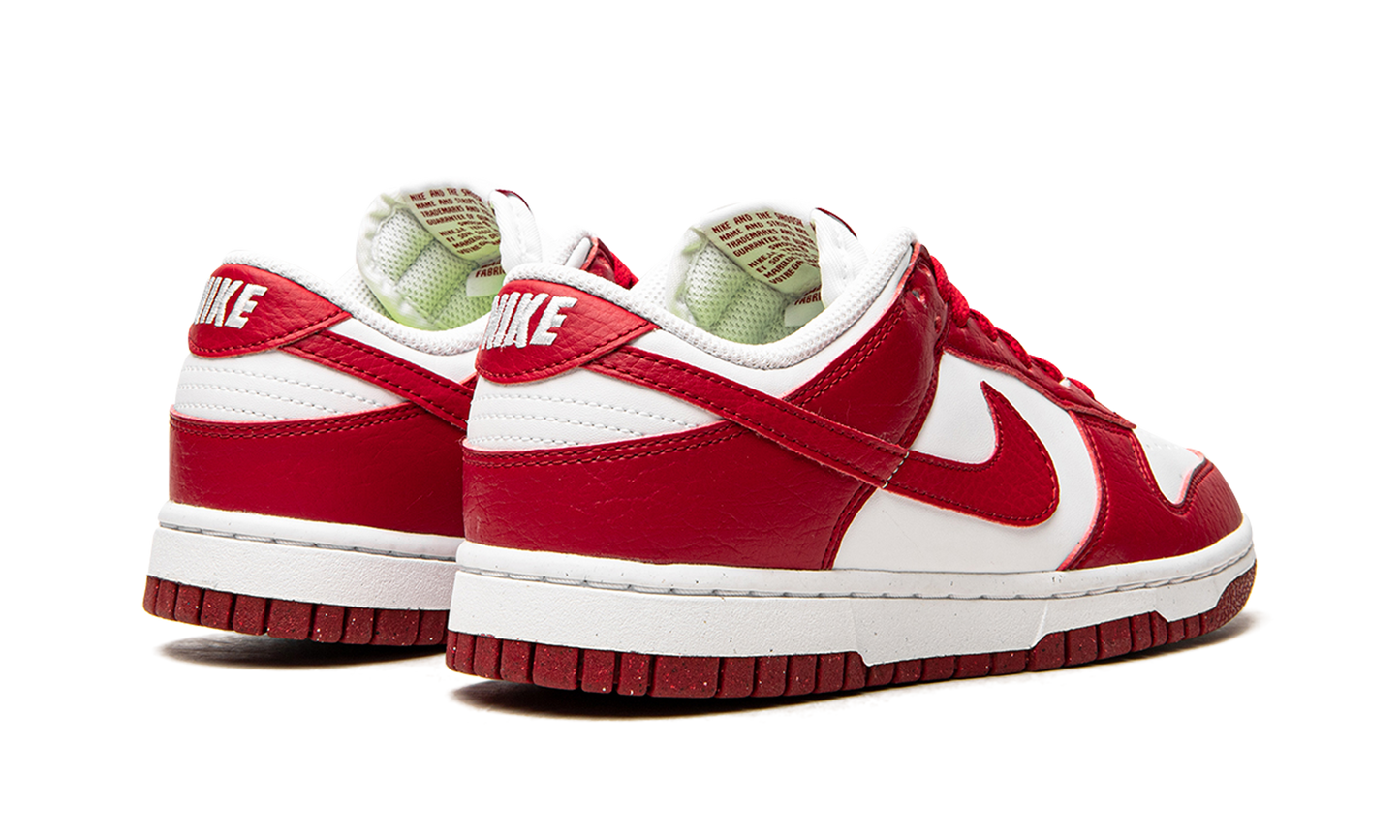 DUNK LOW NEXT NATURE WMNS "University Red"