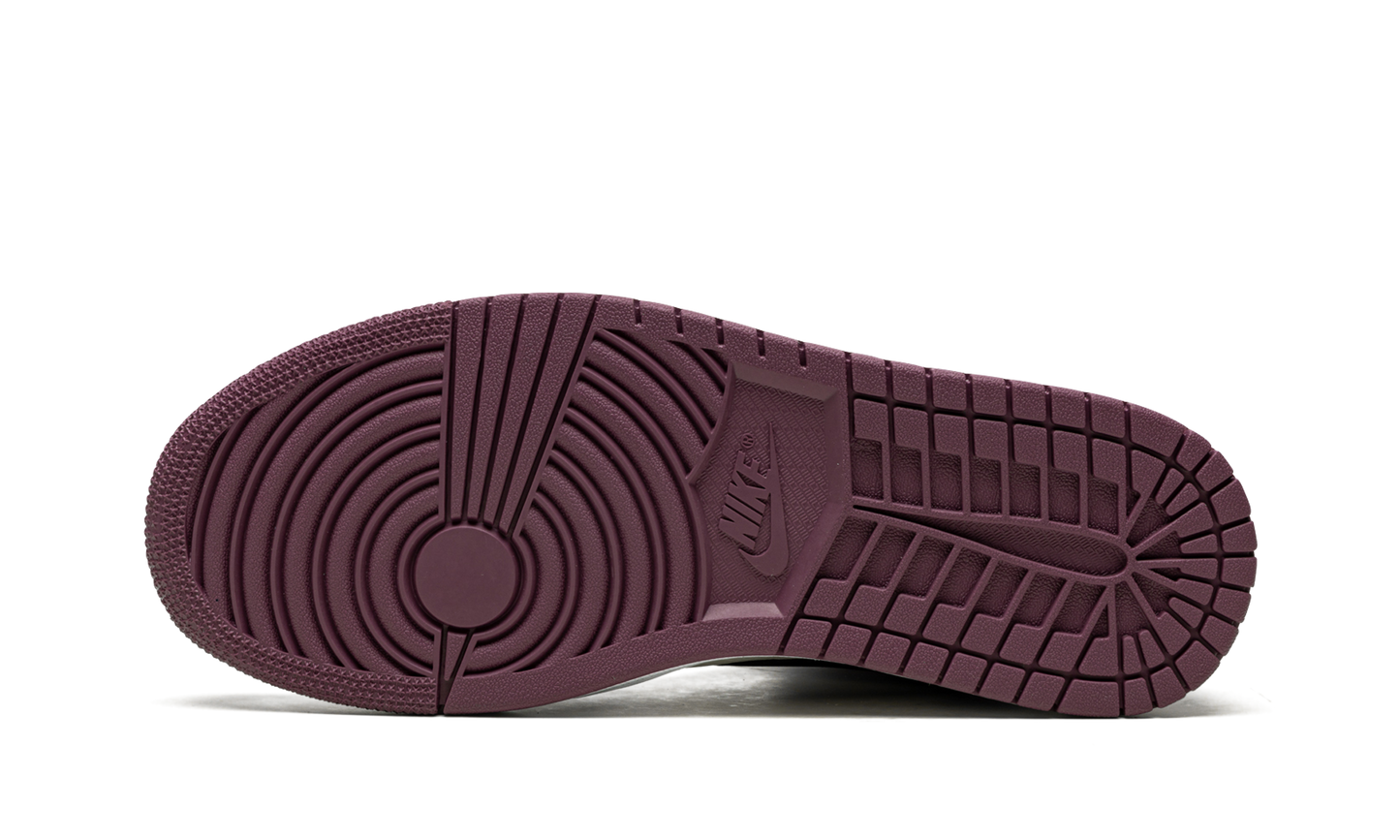 AIR JORDAN 1 MID SE WMNS "Berry Pink"